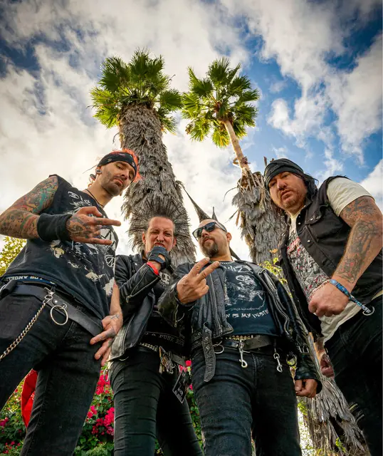 Total Chaos (USA), The Rumkicks (KOR), Blank Out