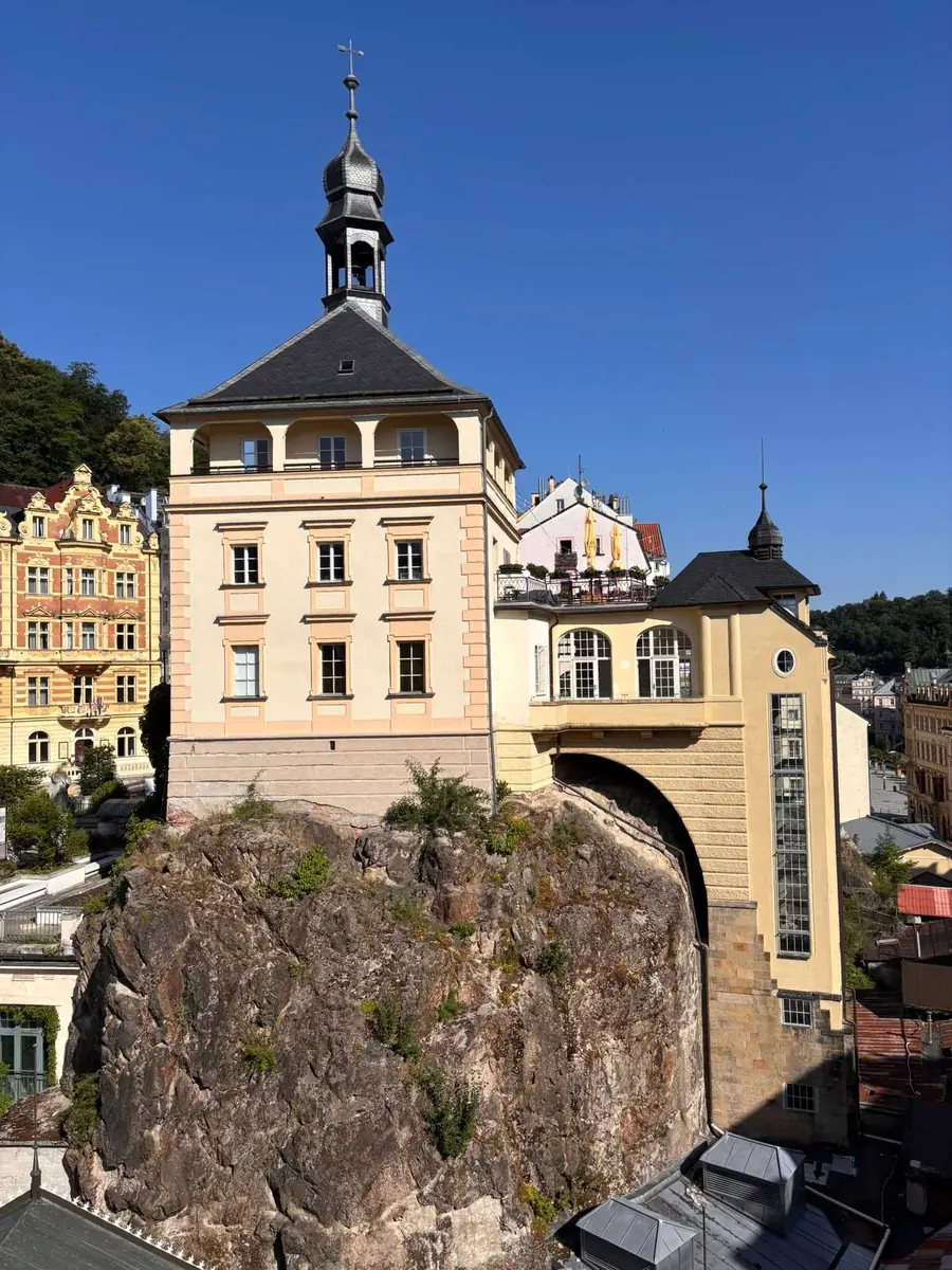 Den Architektury: Karlovy Vary – Historické výtahy: Mizející technologický fenomén — Zámecká věž, Karlovy vary