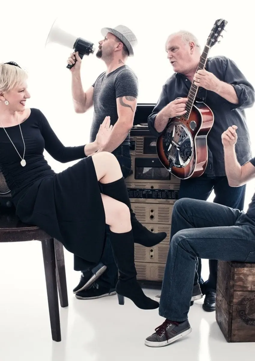 Jamie Marshall's Amplified Acoustic Band — Jazz Dock, Prague