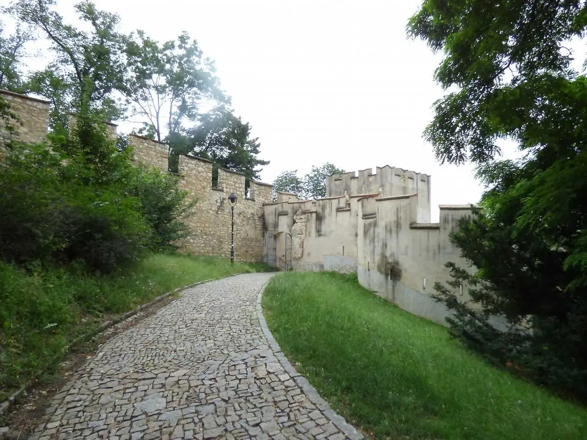 Kouzelná Kinského zahrada — Petřínské sady, Praha