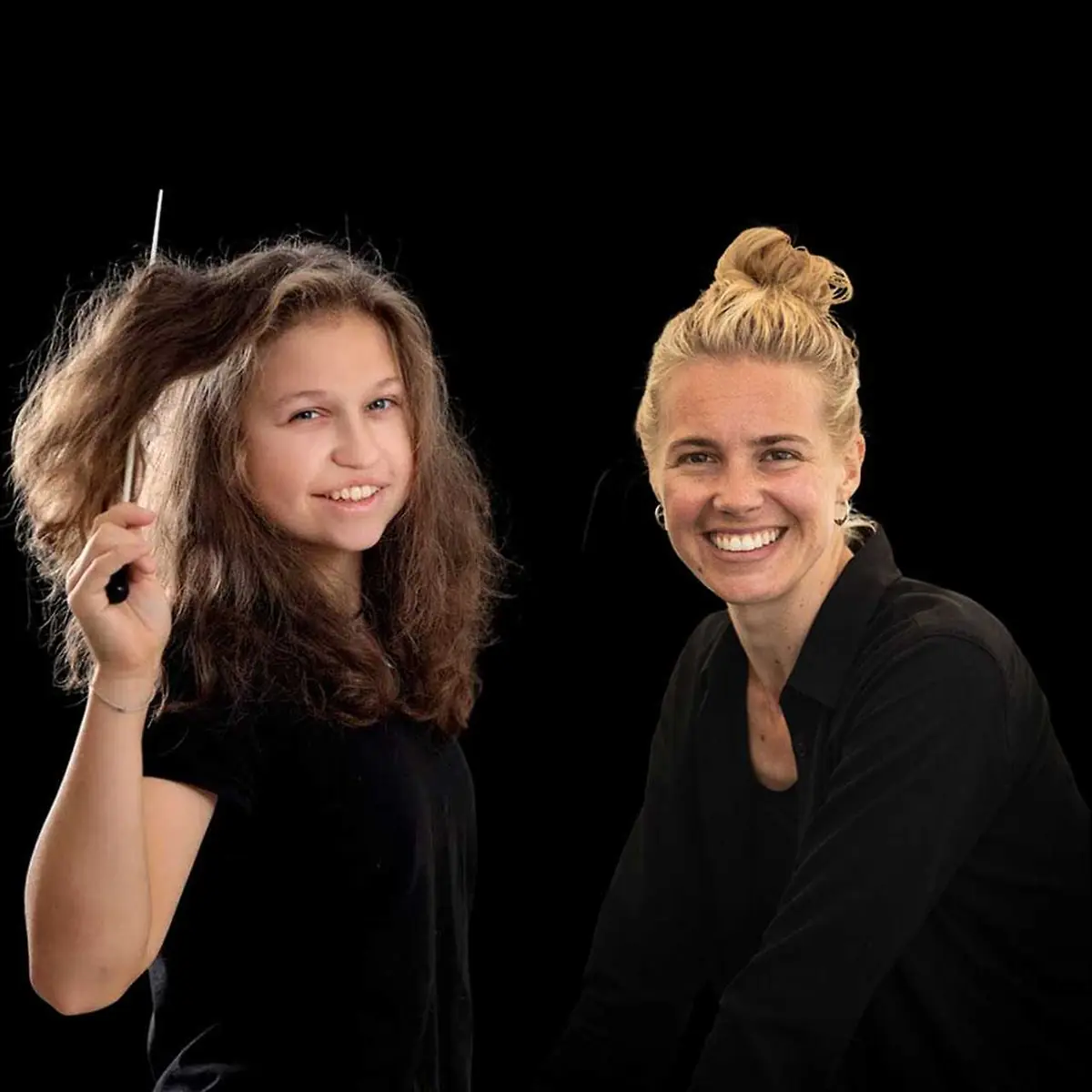 Hania Derej & Julia Kadel — Taborska 500/30, Nuselska radnice, 3 поверх, Praha