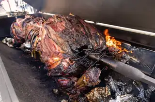 Braten eines ungarischen Stiers in Slaný 2026