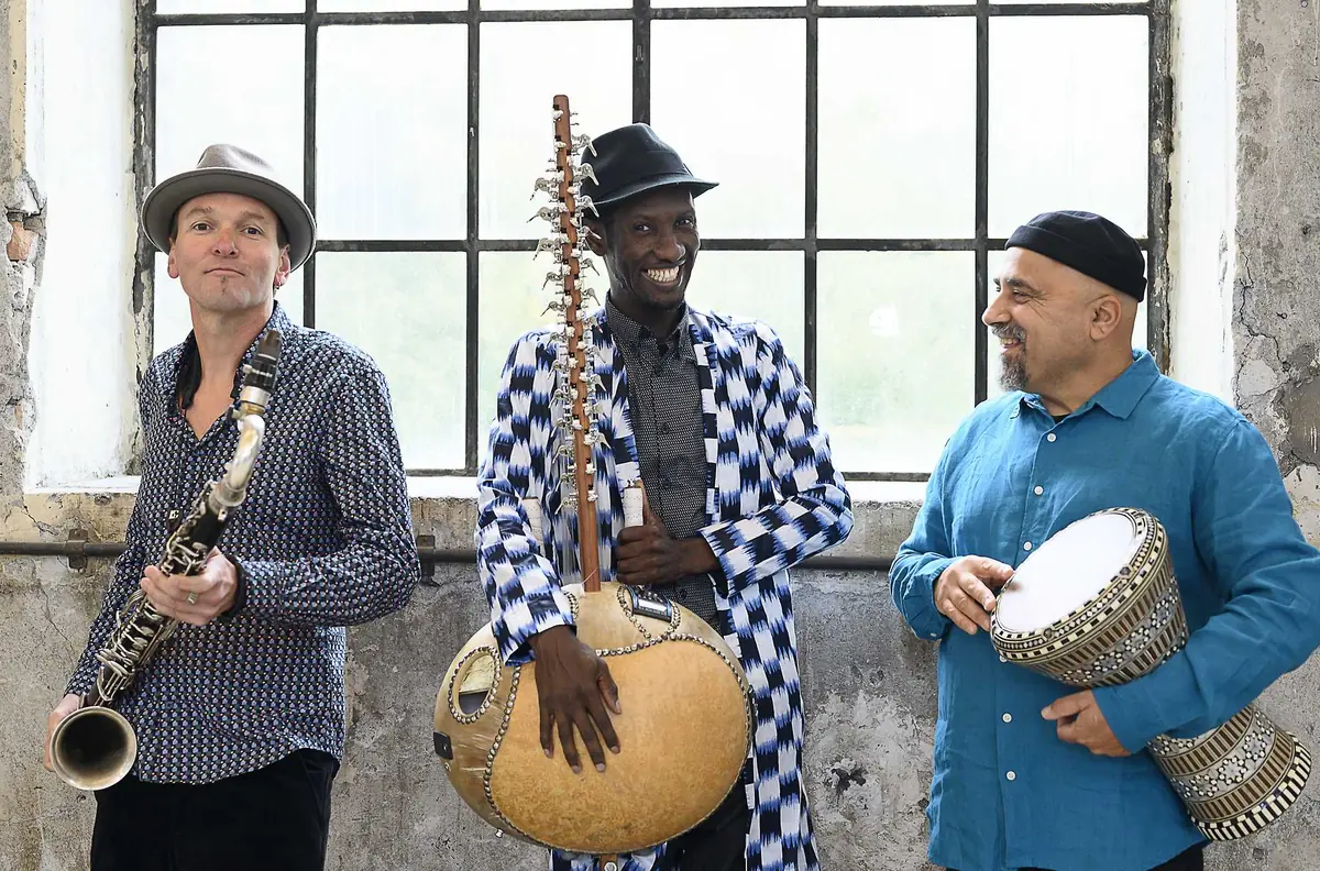 JMO: Jan Galega Brönnimann & Moussa Cissokho & Omri Hason — Chodovská tvrz, Prague