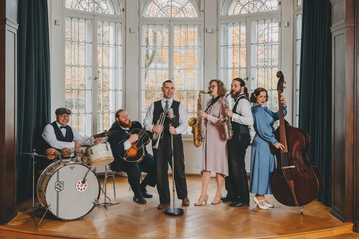 Orchestr Swing melody: Osvobozené divadlo v písních V+W+J — Werichova vila, Praha
