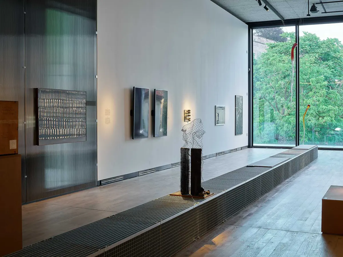 Komentovka: Memory of Touch s Barborou Ropkovou, Romanem Štětinou a Marií Lukáčovou — Kunsthalle Praha, Praha