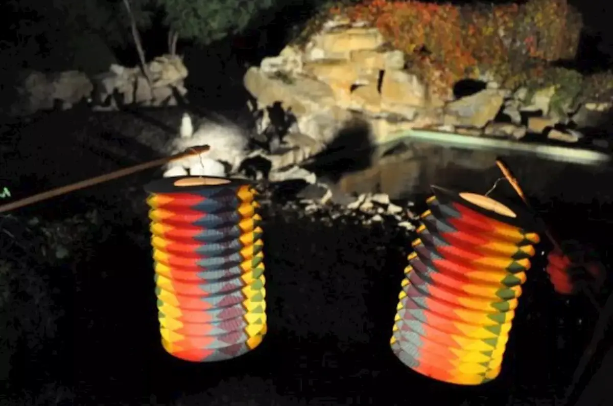 Večerní lampionové prohlídky zoo a zámku Lešná 2026 — ZOO a zámek Zlín-Lešná, Zlín