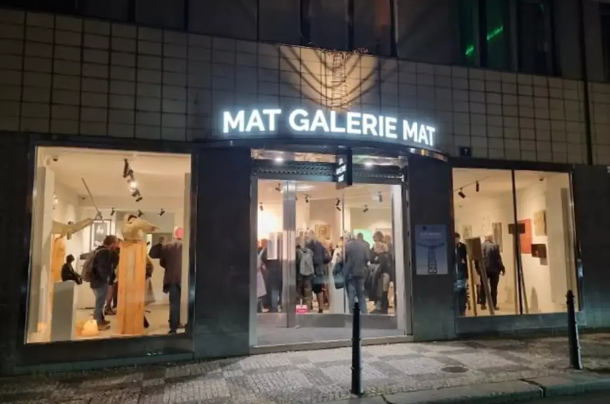 Pevnost plátna, křehkost snů v J. A. Galerii — MAT Club s.r.o., Praha