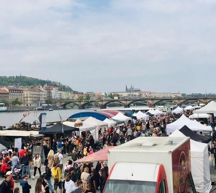 Veggie Náplavka — Náplavka, Rašínovo Ufer, Prag 2, Prag