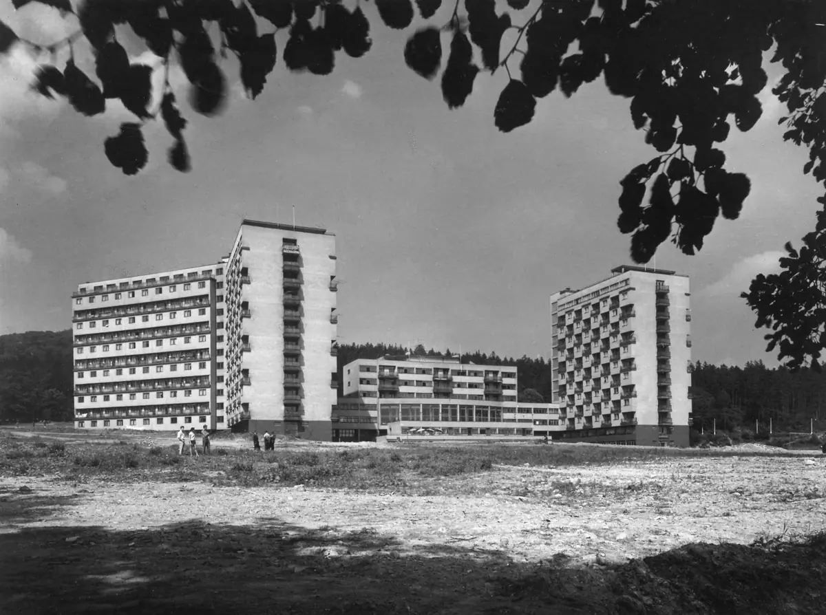 Den Architektury: Litvínov – Bydlet spolu: Proměny kolektivního bydlení — Koldům 1580, Litvínov