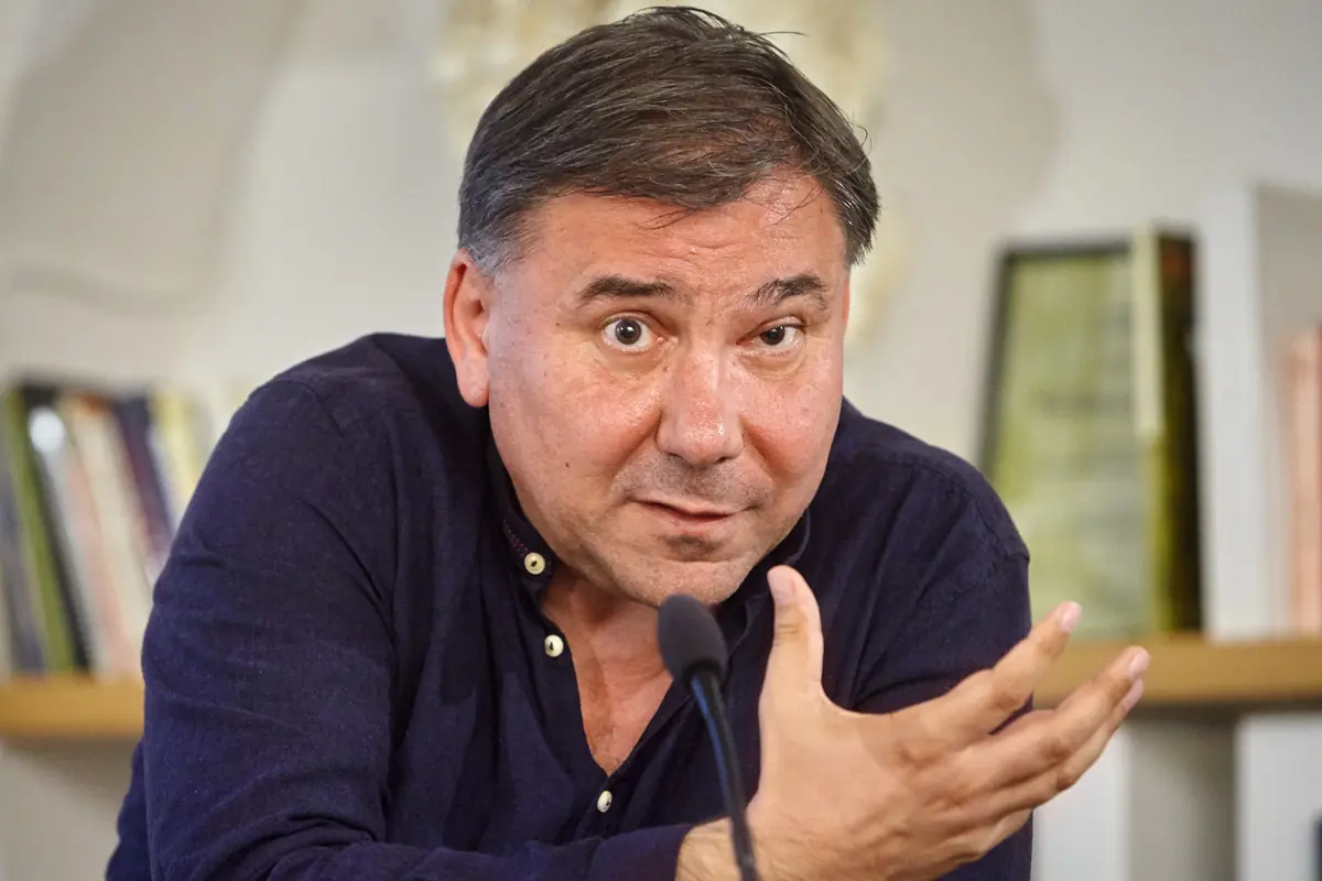 Debata s Ivanem Krastevem – soumrak demokracie dnes — Divadlo Na Zábradlí, Praha