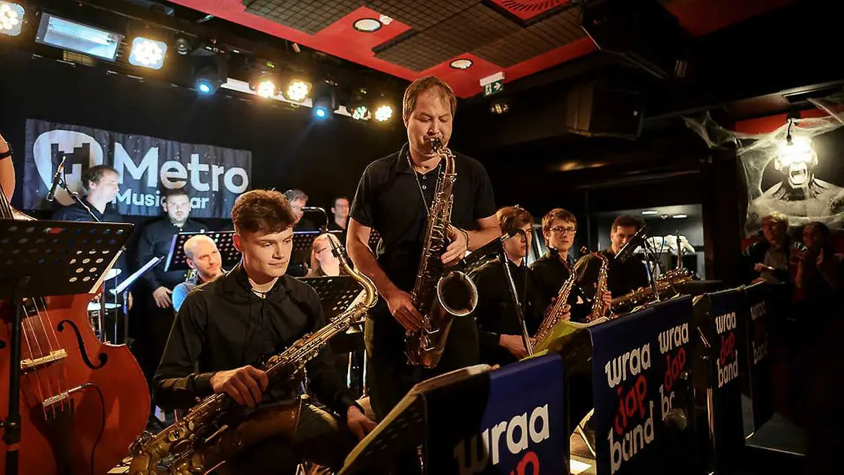 Robin Schenk and WraaDap Band — Metro Music Bar, Brno