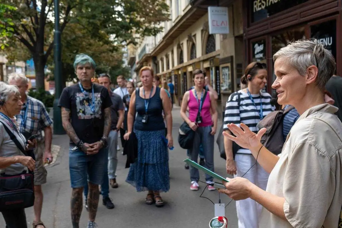 Audiovisual Walk with Markéta Kinterová — Atrium Žižkov, Prague