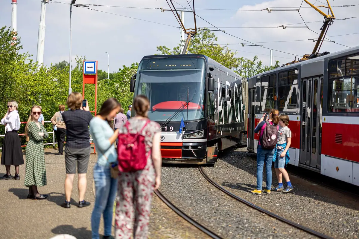 CAMP Tour Tramvají mezi brownfieldy — Karlínské náměstí, Praha