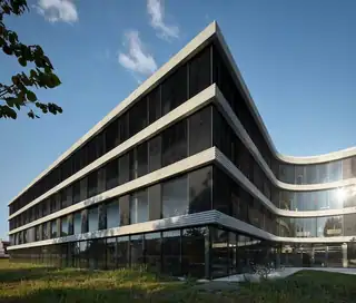 Architekturtag: Hradec Králové - Gebäude der ČSOB-Regionalzentrale