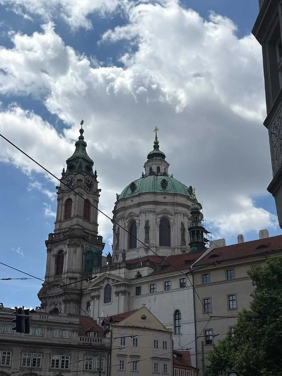 Malá Strana očima turisty — Stanice metra Malostranská, Praha