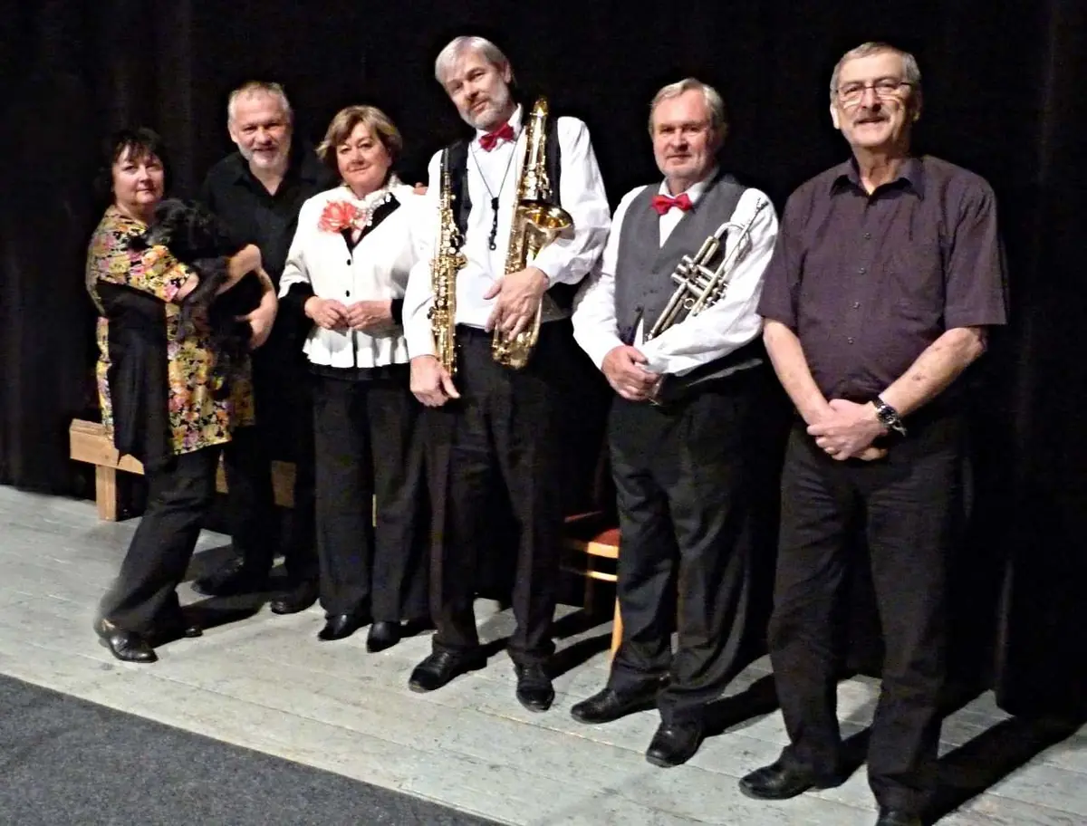 Nedělní dixie: Revival Swing Band & Lenka Malinová — Jazz Dock, Praha