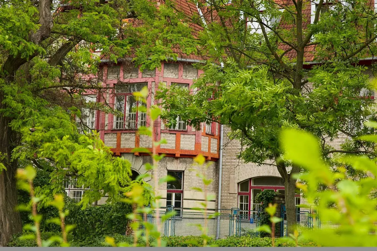 Den Architektury: Kladno – Kam zmizel život z Huťské? — Sládečkovo vlastivědné muzeum v Kladně, Kladno