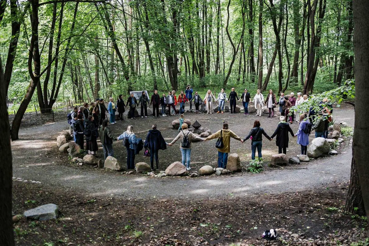 Zpěvy partyzánek — Kendeho vila, České Budějovice 1