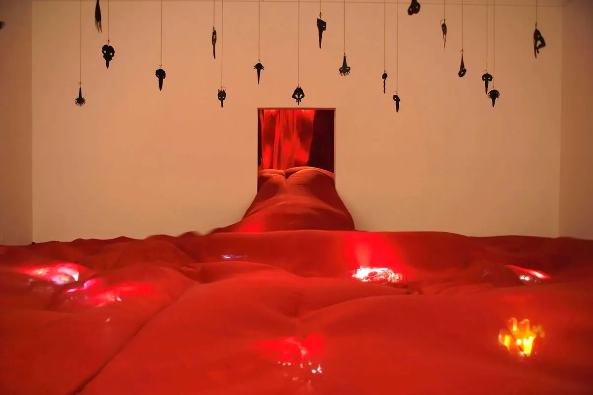 Členské preview: Annette Messager — Kunsthalle Praha, Praha