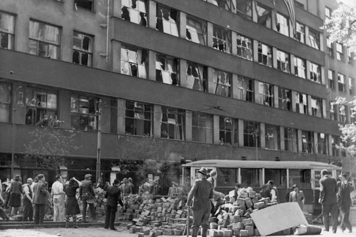 Komentovaná prohlídka Protektorátními Vinohrady — Post Bellum, z. ú., pobočka Paměť národa Jižní Čechy, České Budějovice 1