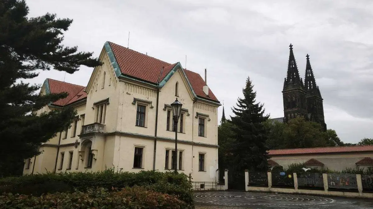 Říjnová vycházka Pražských domů — Bazilika sv. Petra a Pavla, Praha