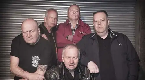 Cock Sparrer + Proti směru + Štamgasti