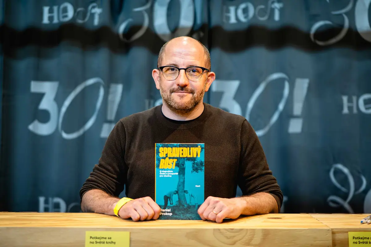 Buchpräsentation: "Gerechtes Wachstum" von Daniel Prokop — Bike_Jesus, Prag