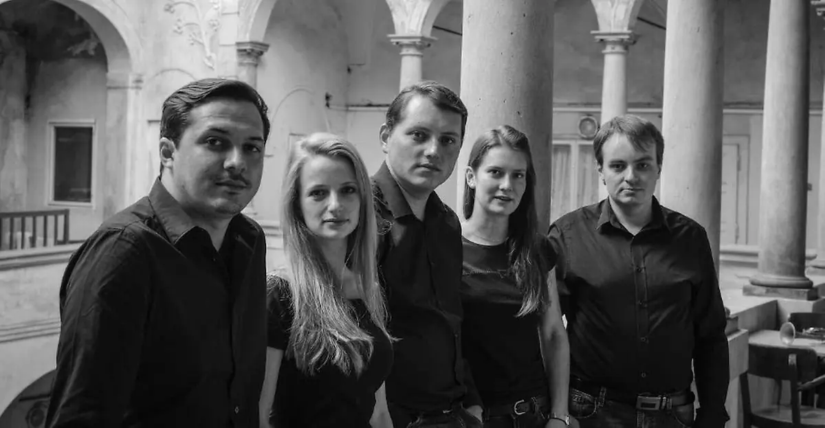 Mozaika žesťového kvinteta — Kostel sv. Michaela archanděla, Ladná