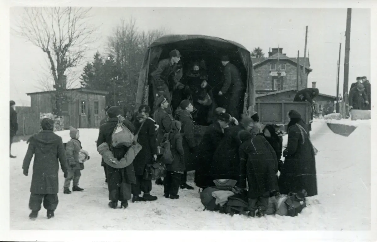 Výstava MUSELI ODEJÍT / VYSÍDLENÍ NĚMECKÉHO OBYVATELSTVA Z OPAVSKA 1945–1946 — Klub Art, Opava