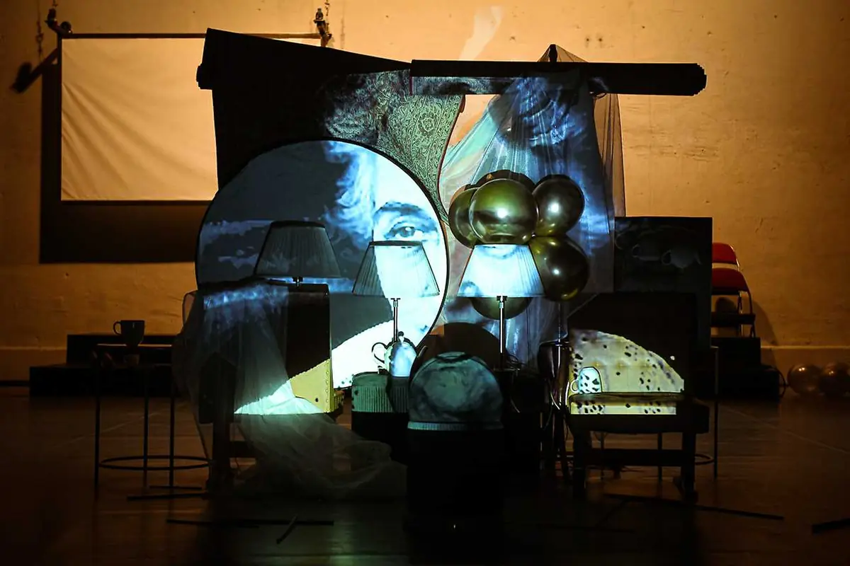 Romanticky rozprašuji vlastní popel — Studio Hrdinů, Praha