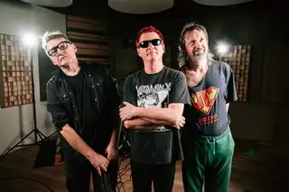 Znouzectnost + Pý Ejdž Band (Navzájem)