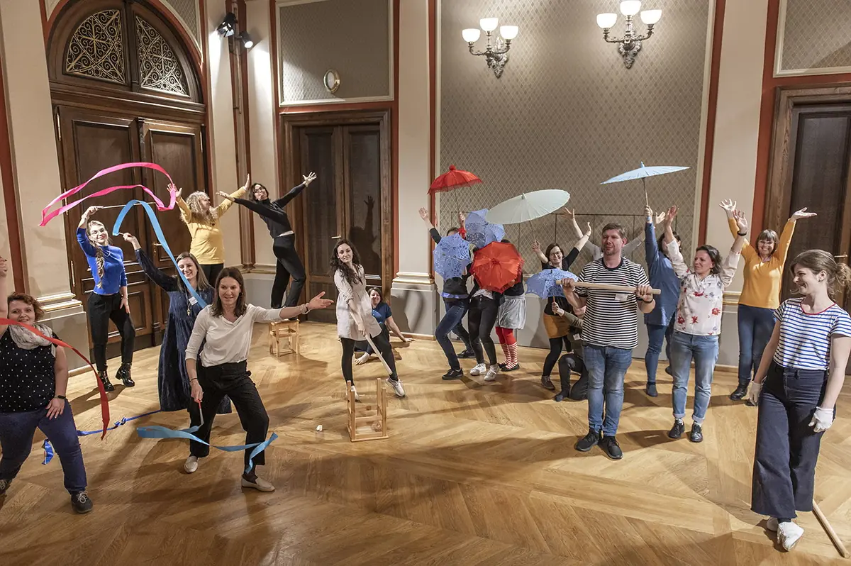 Opern in Stücken • Bedřich Smetana: Skočná aus Die verkaufte Braut — Rudolfinum, Sukova Sín, Prag