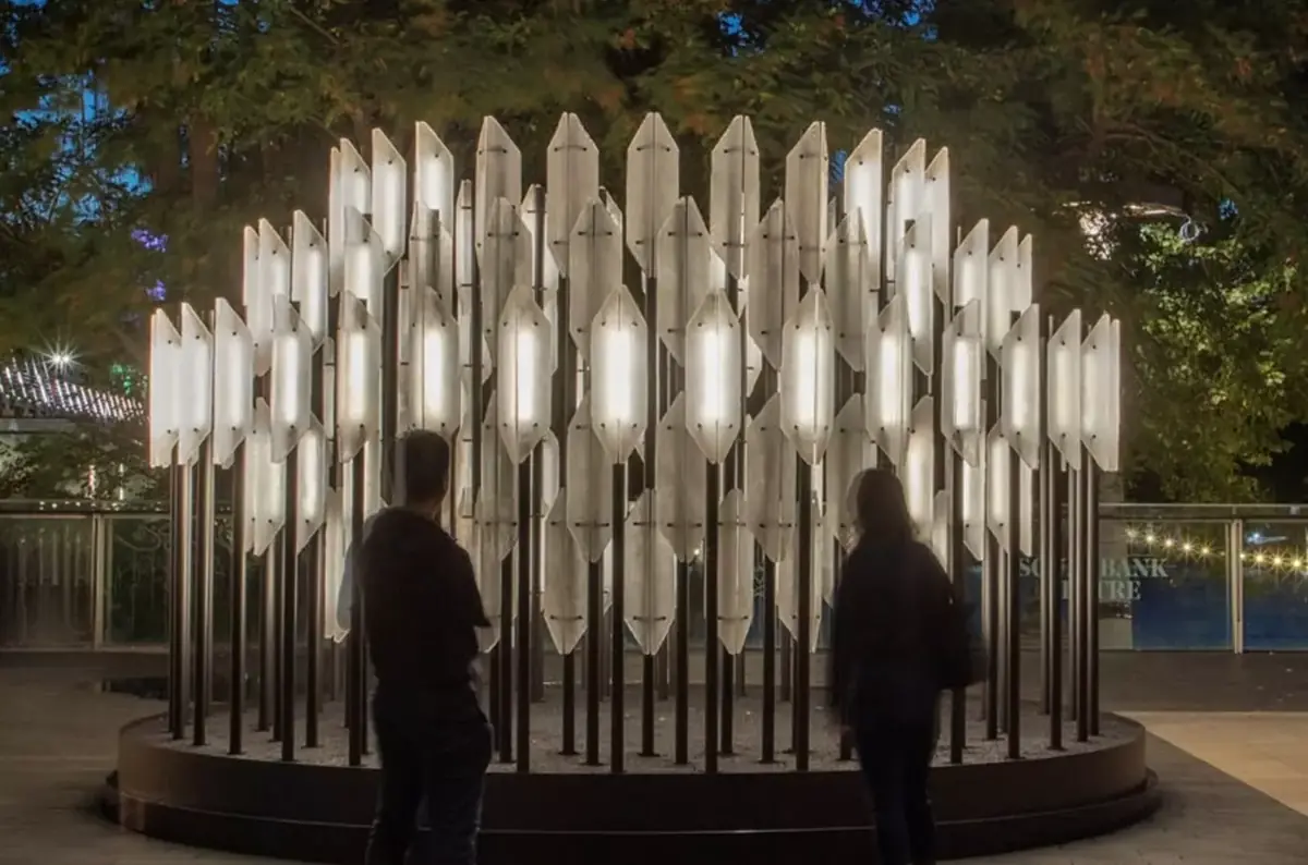 Beacon - Lichtinstallation von Lee Broom und Brokis — Náměstí Jana Palacha, Prag