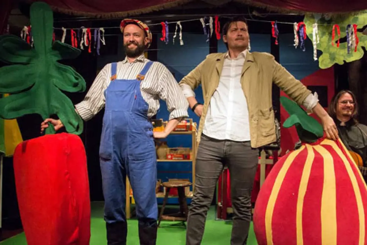 Ein Karotte mitten auf dem Weg — Theater Orpheus, Prag