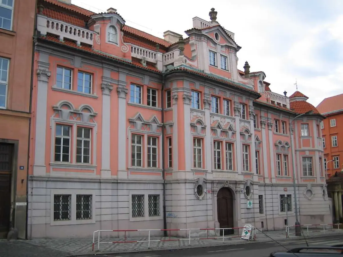 Karlov: Mystisch und Prosaisch — Michnův letohrádek, Prag