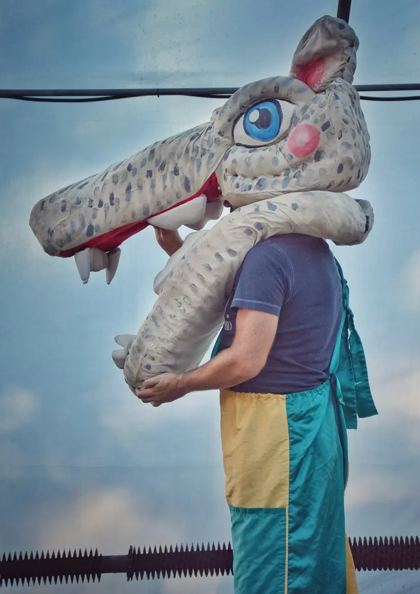 Ein Märchen für 3 + 1 Schweinchen — Theater Koráb, Brünn