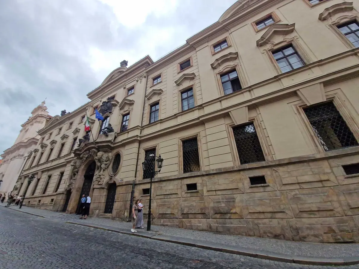 Thun Family: Arrivals After the Battle of White Mountain — Hradčany, Prague