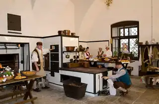 Ожила замкова кухня в замку Жлебі