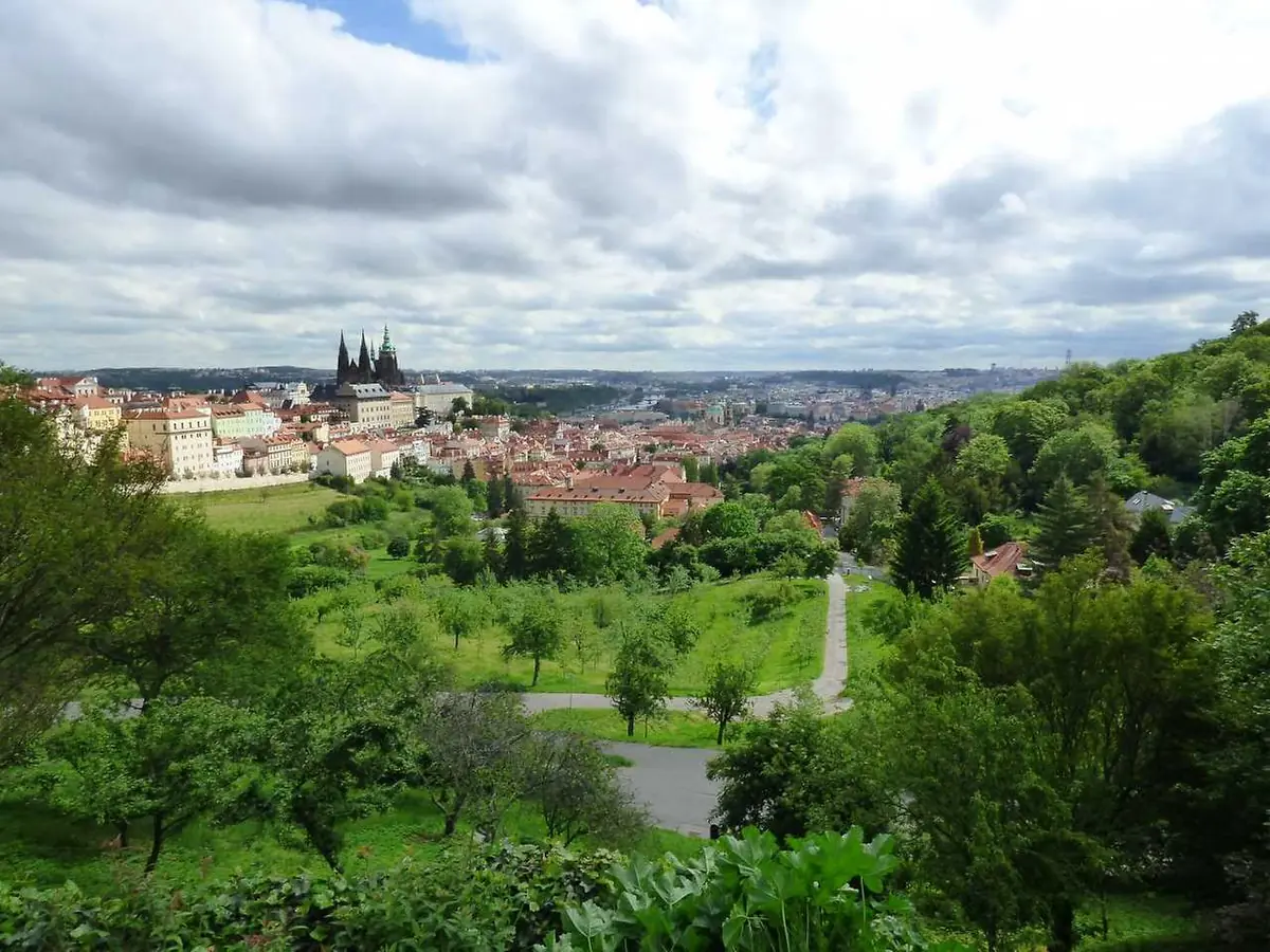 Petřín - Berg der Erinnerung und Wunder — Petřínské sady, Prag