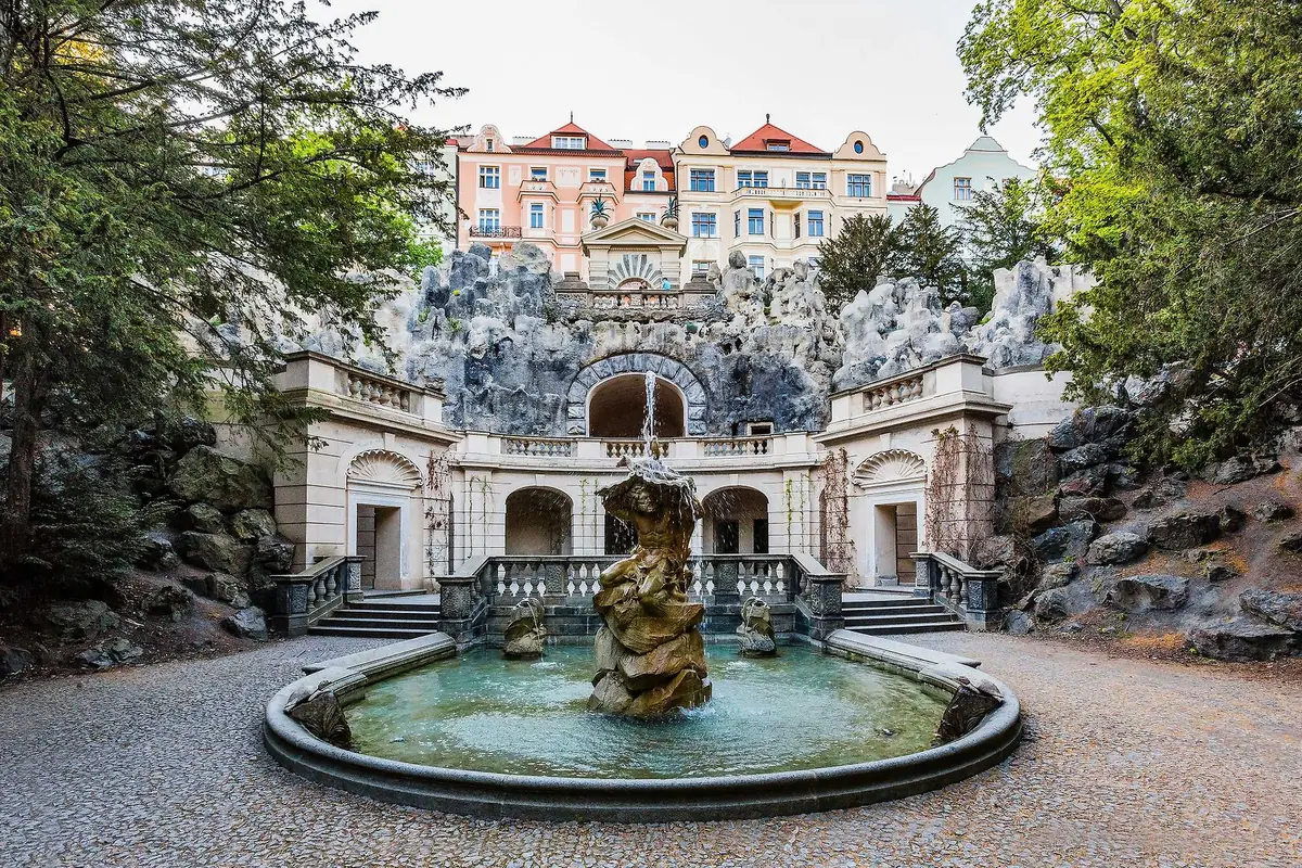 Gärten von Nové Město und Vinohrady — Tramvajová zastávka Botanická zahrada, Prag