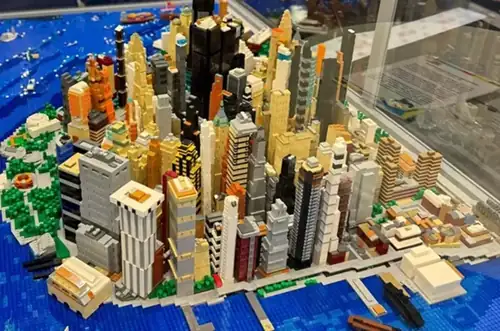 Выставка моделей из кубиков LEGO в Вестфилде Чёрный Мост