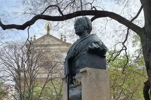 Outdoor Game: Journey Through Prague 2 – Famous Women of the Past