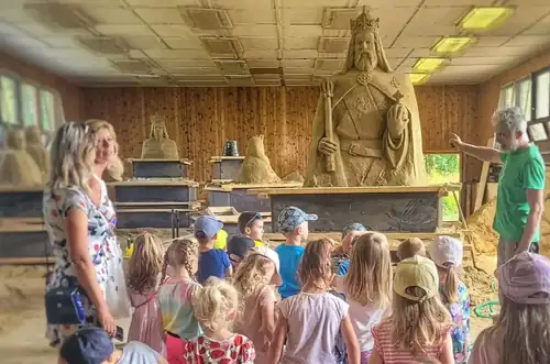 Die erstaunliche Welt des Sandes – Riesige Sandskulpturen auf Schloss Doksy 2026