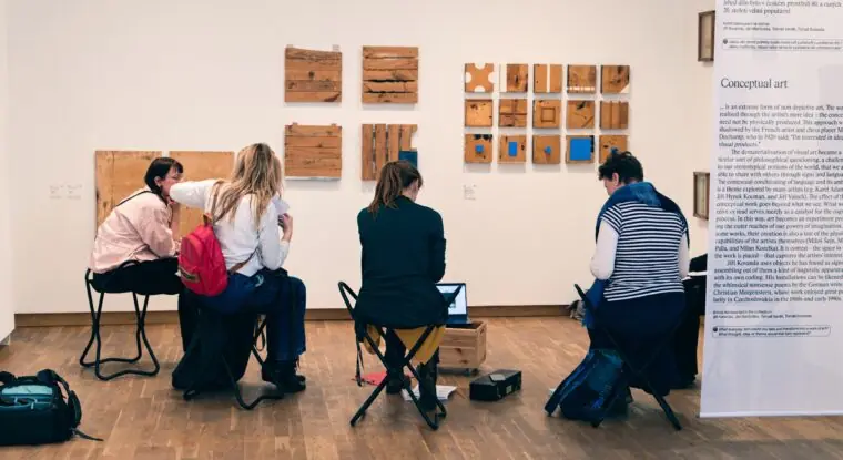 DISKUZE PRO VÝTVARNÉ PEDAGOGY — Galerie moderního umění v Hradci Králové, Hradec Králové