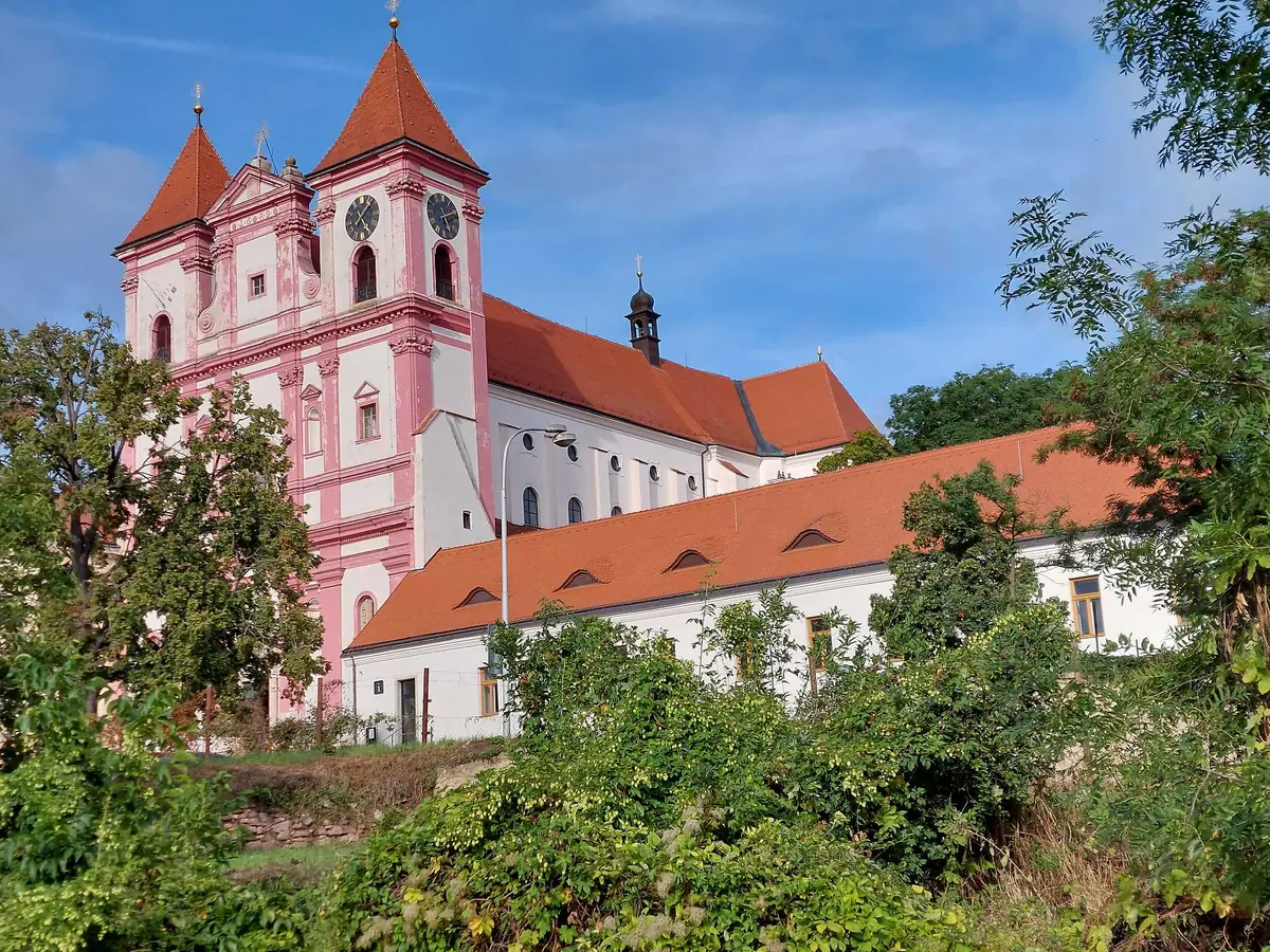 Екскурсія по церкві Вознесіння Діви Марії та св. Вацлава — Kostel Nanebevzetí Panny Marie a sv. Václava, Znojmo