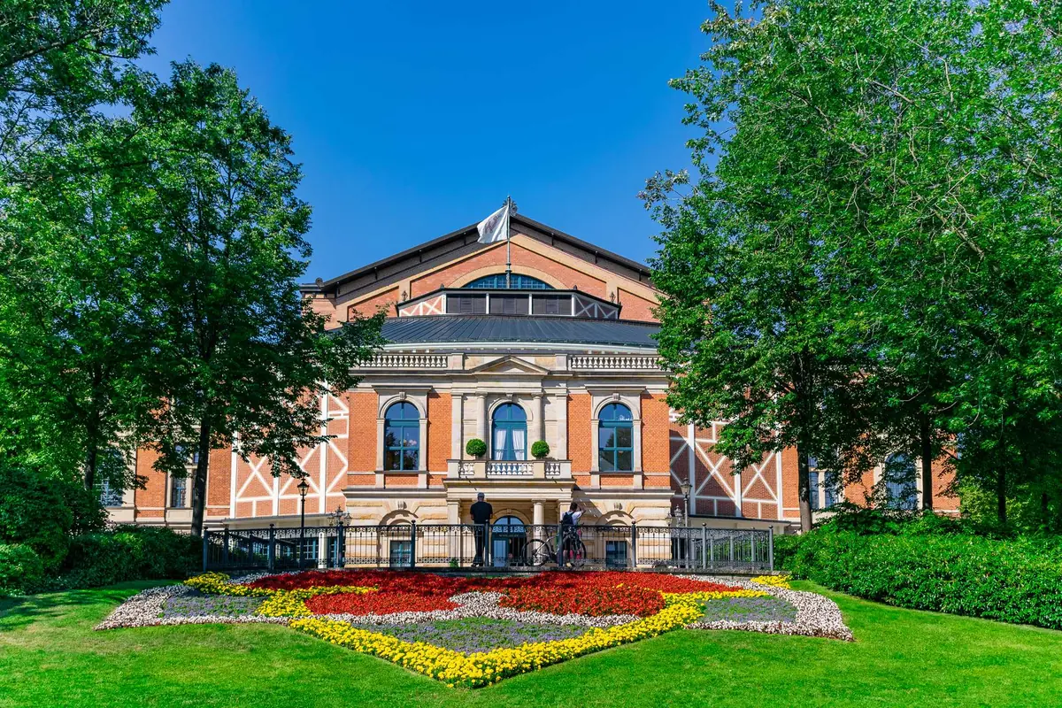 150 Jahre Bayreuther Festspiele — Kirche St. Simon und Judas, Prag