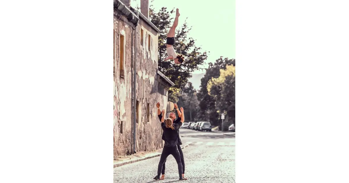 LOSERS CIRQUE COMPANY: ONYX — UFFO, Трутнов