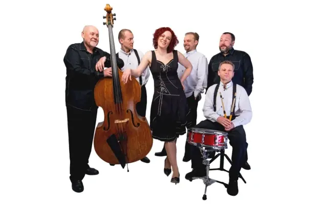 6 NaChodníku - Jubiläumskonzert "20" — Stadttheater Dr. Josef Čížek, Náchod