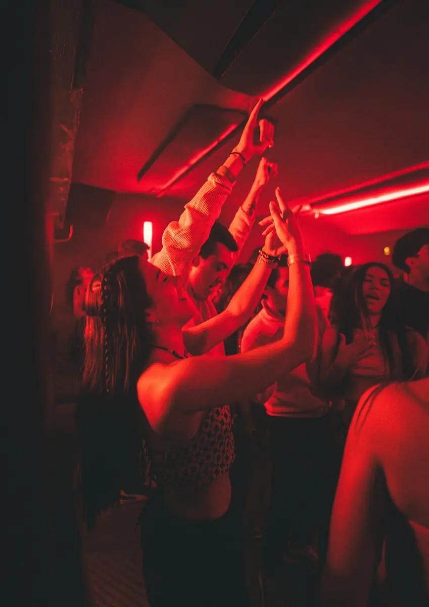 UNA NOCHE EN MEDELLÍN! — Chapeau Rouge, Прага
