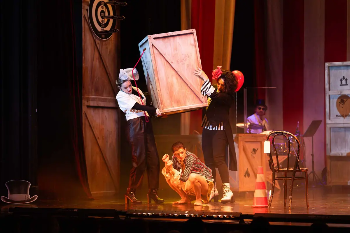 Cirkus Bazar — Divadlo BRAVO!, Praha